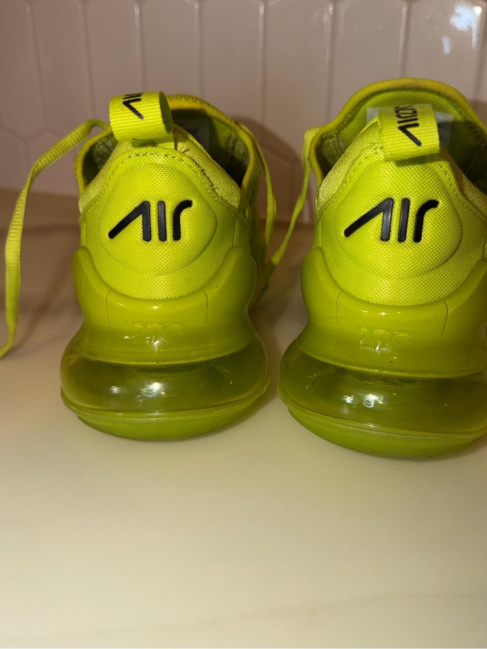 Nike Air Max 270 in Neon Yellow with Black Swoosh - Picture 5 of 9